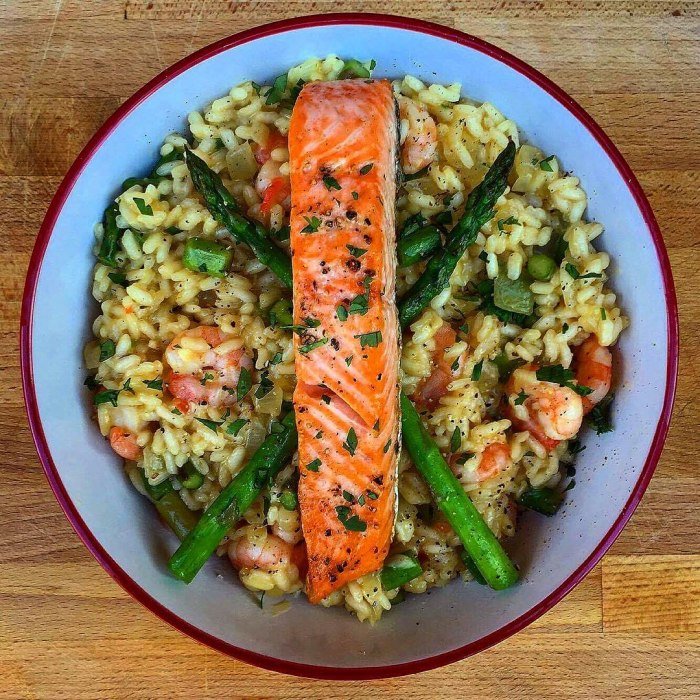 Mushroom risotto in a pan
